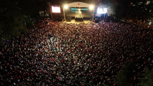 Akçaabat renklere büründü, şenlendi 13