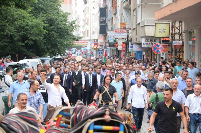 Akçaabat renklere büründü, şenlendi 14