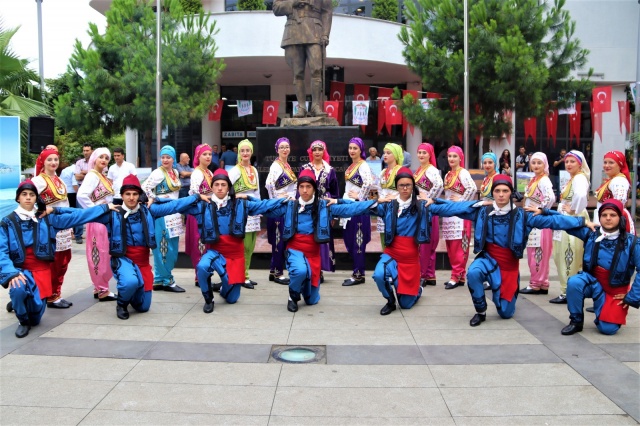 Akçaabat renklere büründü, şenlendi 20