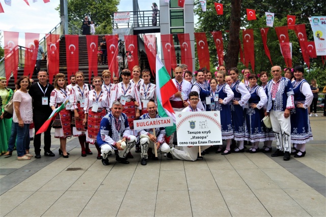 Akçaabat renklere büründü, şenlendi 24