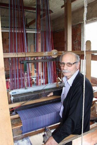 Trabzonspor'un forması unutulan sanatı yeniden gündeme getirdi 8