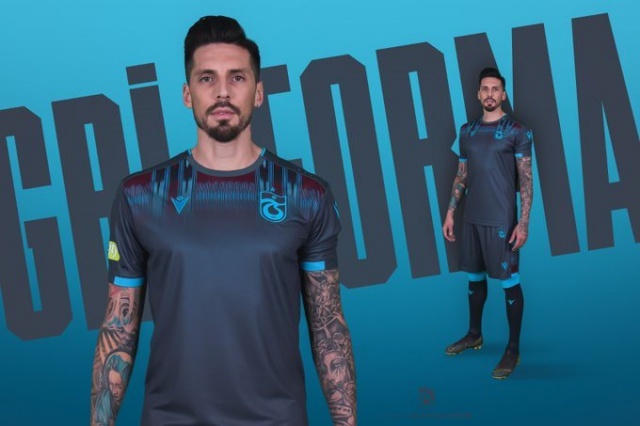 Trabzonspor'un forması unutulan sanatı yeniden gündeme getirdi 3