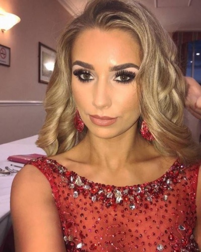 Ella Rees yaptığı işle şaşırtıyor 4