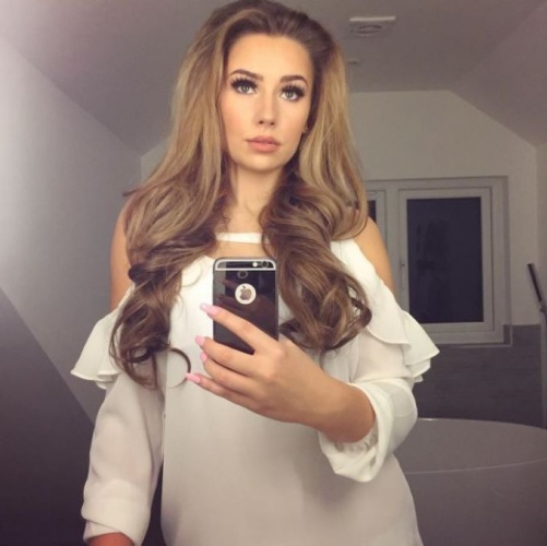 Ella Rees yaptığı işle şaşırtıyor 8