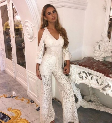 Ella Rees yaptığı işle şaşırtıyor 12