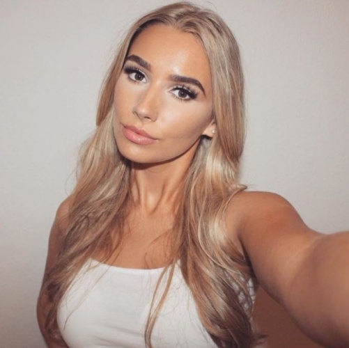 Ella Rees yaptığı işle şaşırtıyor 9