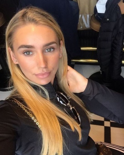 Ella Rees yaptığı işle şaşırtıyor 16