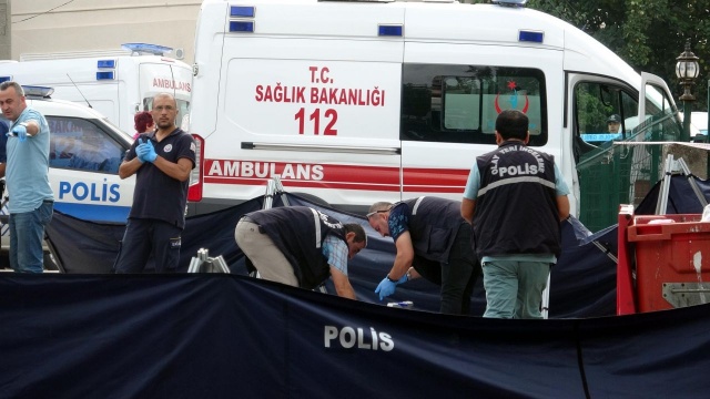 Eski eşini sokak ortasında öldürdü, intihar etti! 7