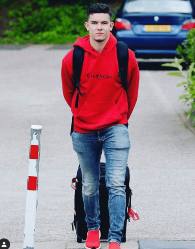 Trabzonlu Ferdi Kadıoğlu Fenerbahçe'deki tüm fotoğraflarını sildi 3