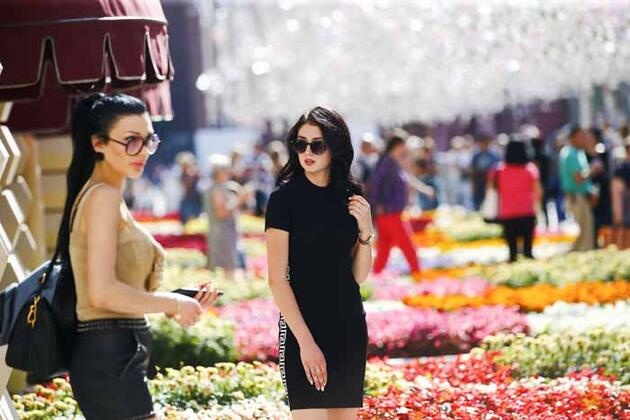 Ünlü meydan çiçek bahçesine döndü 6