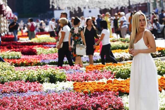 Ünlü meydan çiçek bahçesine döndü 10