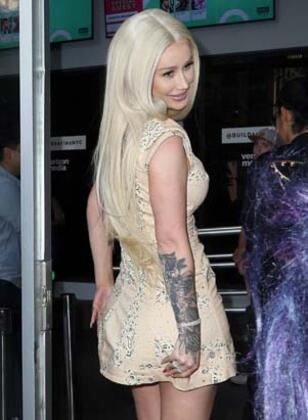 Sokakta Iggy Azalea fırtınası 3