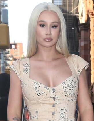 Sokakta Iggy Azalea fırtınası 11