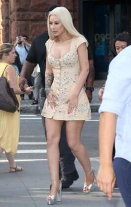 Sokakta Iggy Azalea fırtınası 4