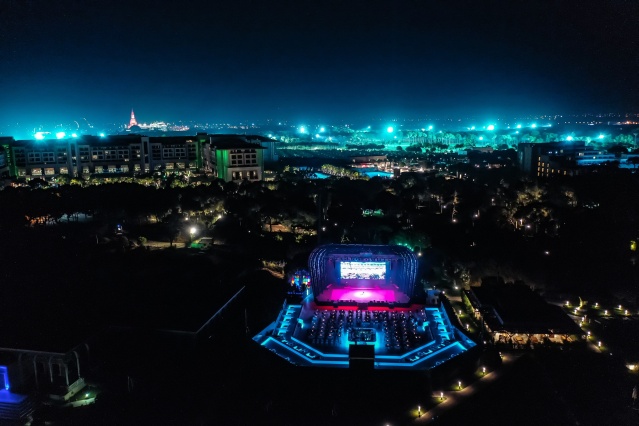 Jennifer Lopez Antalya’ya böyle geliyor! 10