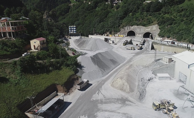 Zigana Tüneli’nde yüzde 63 seviyesine ulaşıldı 9