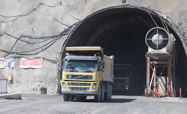 Zigana Tüneli’nde yüzde 63 seviyesine ulaşıldı 8