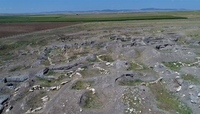 Kazı çalışmasında 5 bin yıllık iskeletler bulundu 9