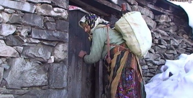 Robinson Nenenin başı dertte 3