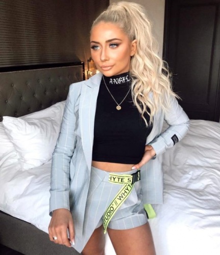 Saffron Barker Youtube'da milyoner oldu 18