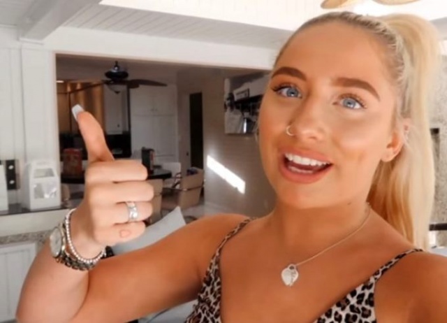 Saffron Barker Youtube'da milyoner oldu 13