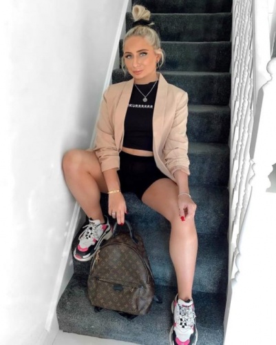 Saffron Barker Youtube'da milyoner oldu 17