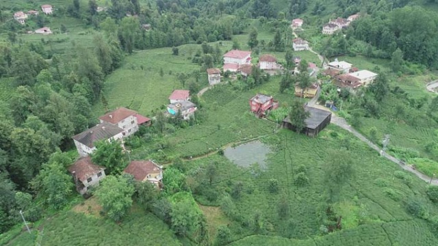 Rize'de iki kişinin inadı çay bahçesini göle döndürdü 10