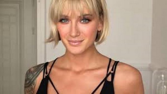 Didem Soydan, kırmızı mayosuyla böyle poz verdi 2