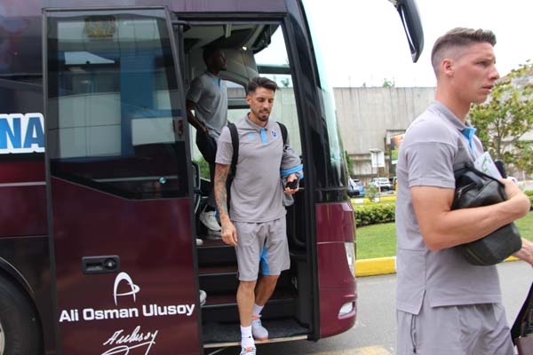 Trabzonspor Prag’a tur için uçtu 16