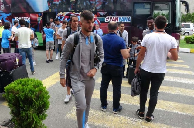 Trabzonspor Prag’a tur için uçtu 6