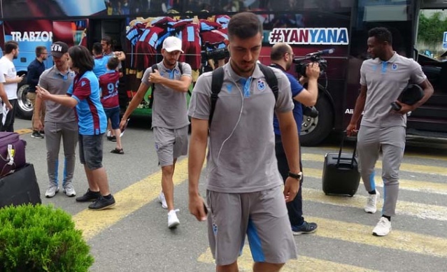 Trabzonspor Prag’a tur için uçtu 5
