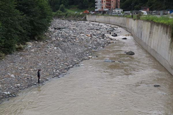 Rize'de facianın eşiğinden dönüldü 4