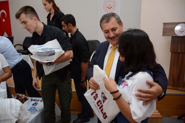 Vali Ustaoğlu'ndan Huzurevine ziyaret 14