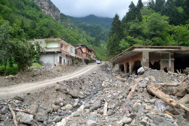 Selin vurduğu Çamlıktepe'de buruk bayram 15