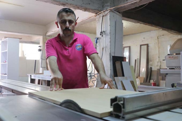 Trabzonlu Usta Dede yadigarı tekneyi mahalle arasında 3 ayda tamamladı 8