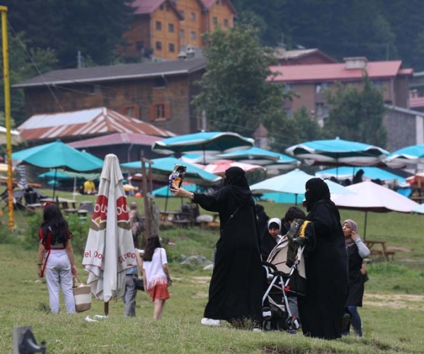 Ayder Yaylası tatilcilerle doldu 7