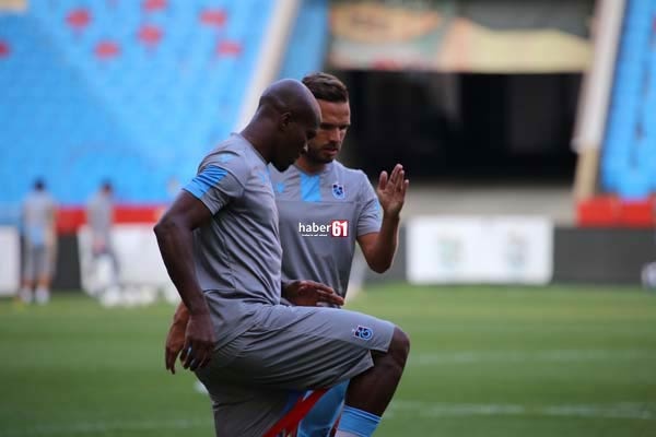 Trabzonspor antrenmanı Akyazı stadında yaptı 13