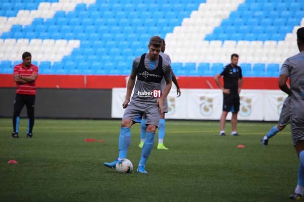 Trabzonspor antrenmanı Akyazı stadında yaptı 11