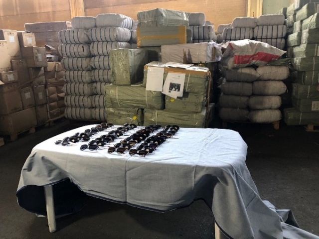 Gümrükte kalan yarış arabaları satışa çıkıyor 6