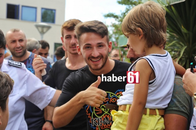 Trabzonspor'un yeni transferleri taraftarların ilgisine şaşırdı 5