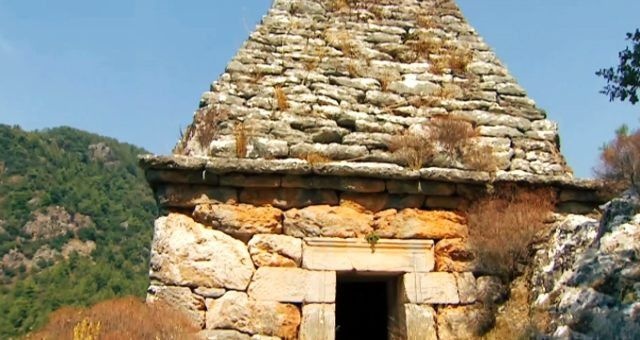 Çağbaba adıyla türbe sanılıp dua edildi  gerçekte bakın neresiymiş 4