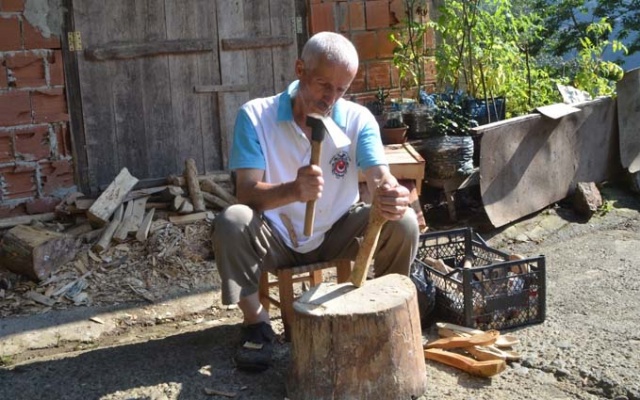 Emekli postacı baba mesleğini yaşatmaya çalışıyor 4