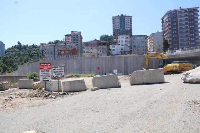 Mahalleyi Çin Seddi gibi ayırdılar 4