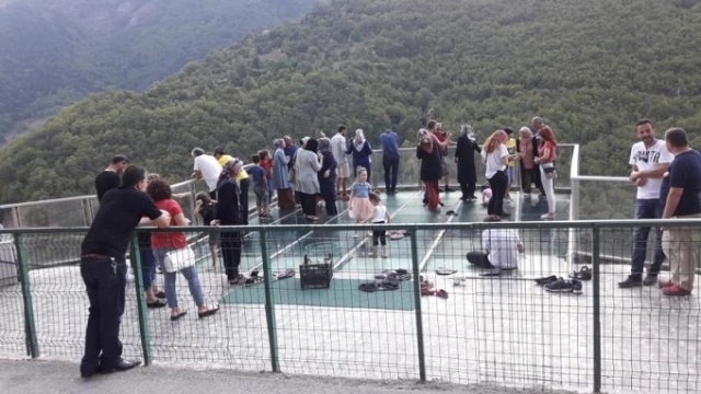 Artvin'deki cam seyir terasına yoğun ilgi 6
