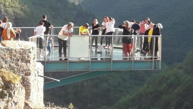 Artvin'deki cam seyir terasına yoğun ilgi 3