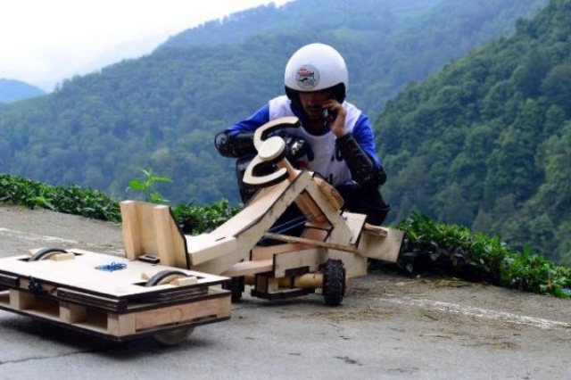 'Formulaz' tahta araba yarışları nefes kesti 5