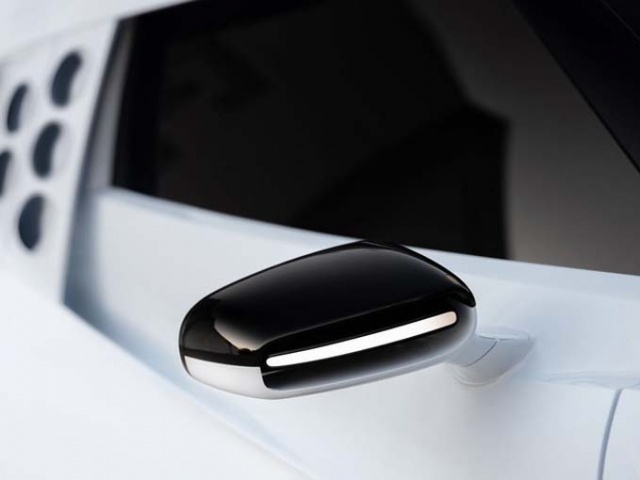 Bugatti yeni modeli Centodieci'yi sergiledi 17