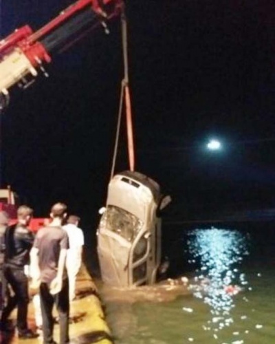 Ordu’da hafif ticari araç denize düştü 3