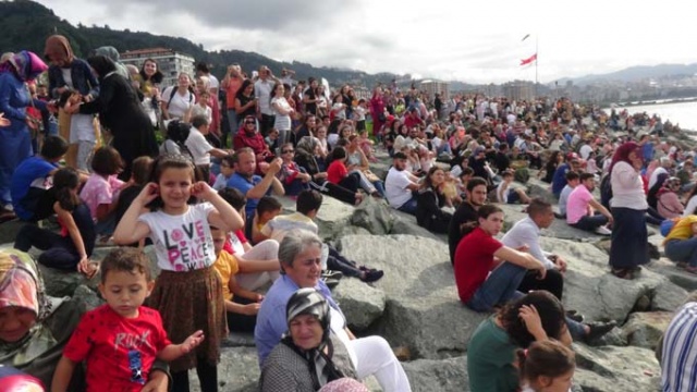 Karadeniz semalarında nefes kesen gösteri 8