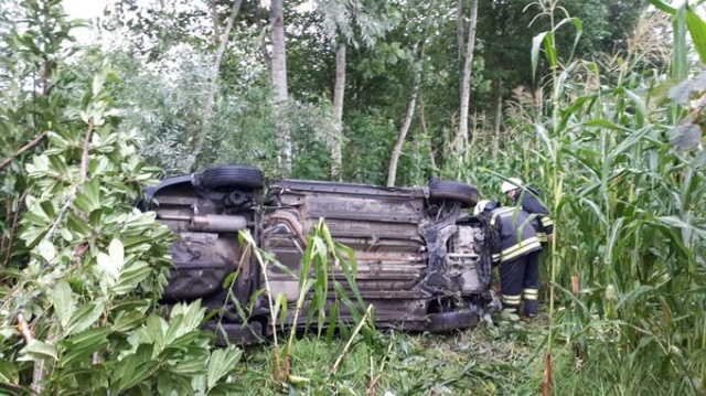 Samsun'da otomobil mısır tarlasına yuvarlandı: 4 yaralı 3
